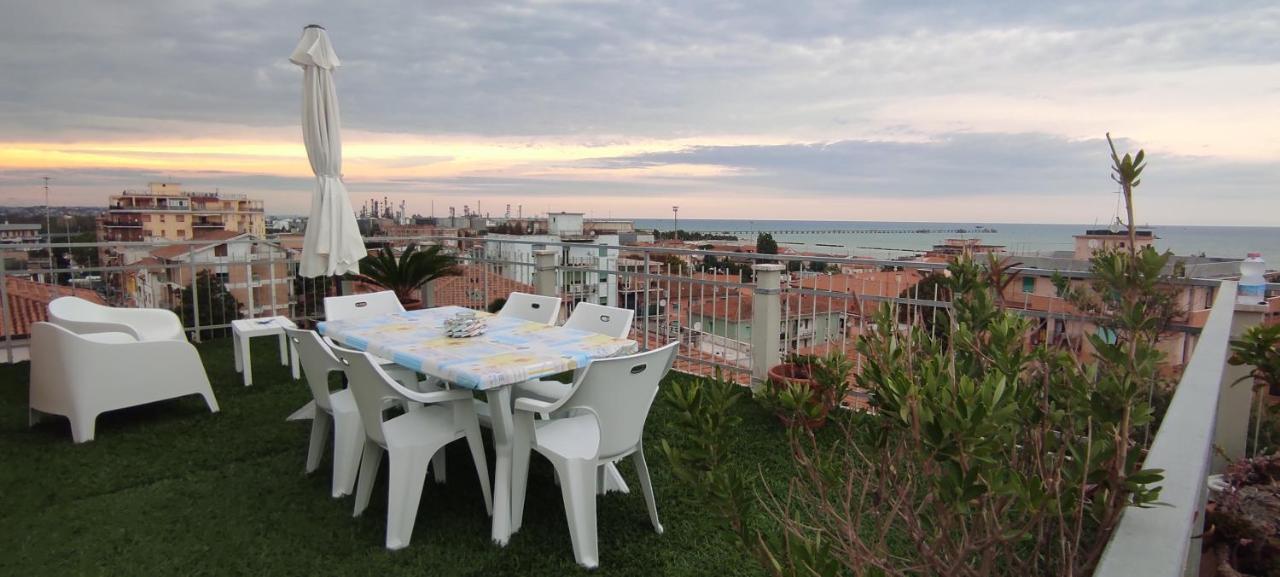 Апартаменти La Terrazza Фальконара-Мариттіма Екстер'єр фото