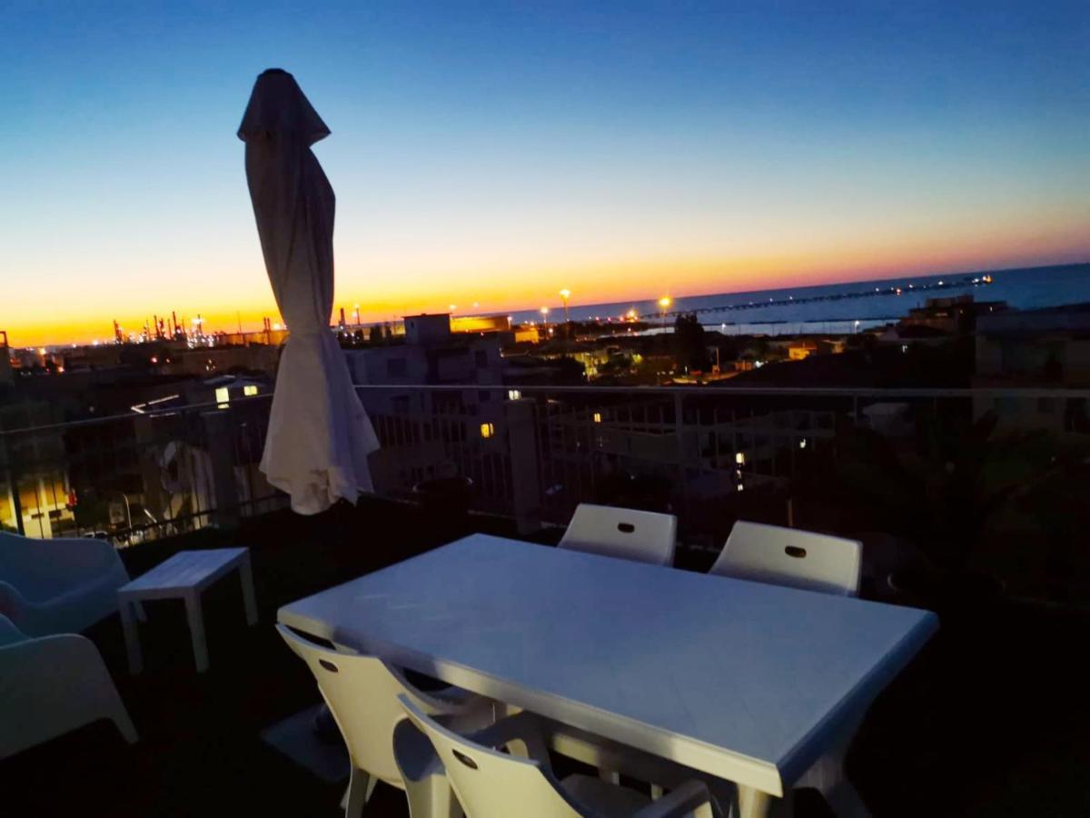 Апартаменти La Terrazza Фальконара-Мариттіма Екстер'єр фото